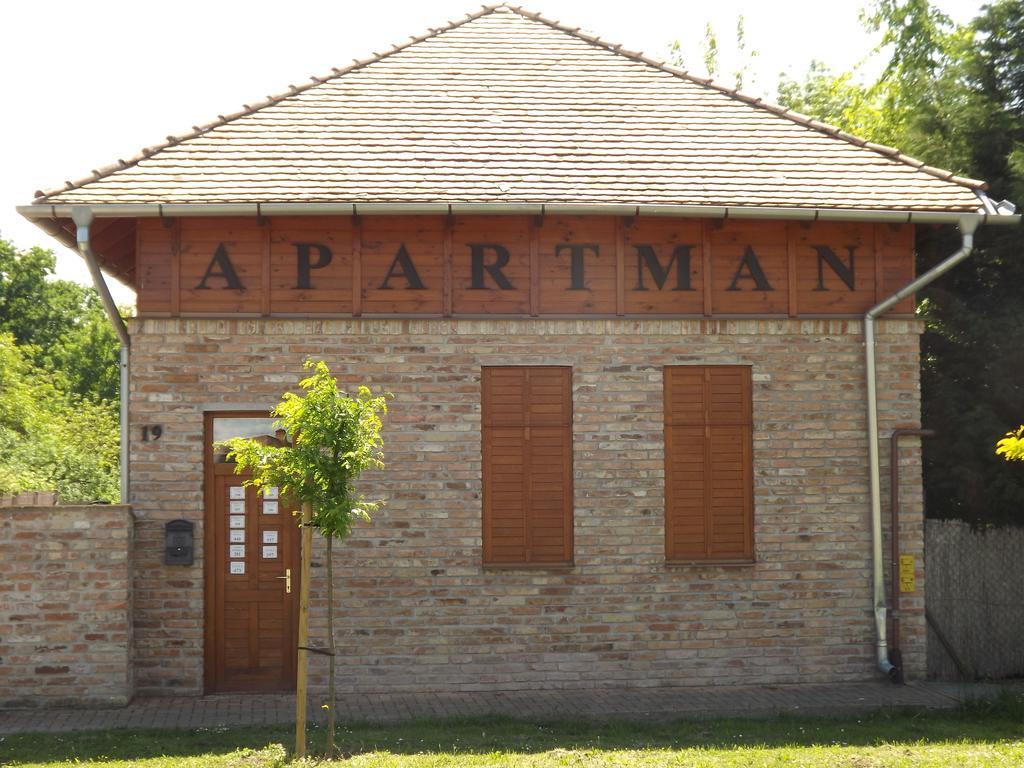 Gyulai-Fuerdo-Apartman Ii. Pokój zdjęcie